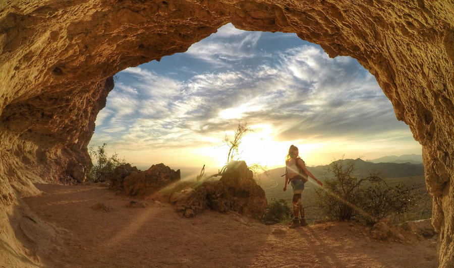 Wandern auf dem Wind Cave Trail bei Mesa