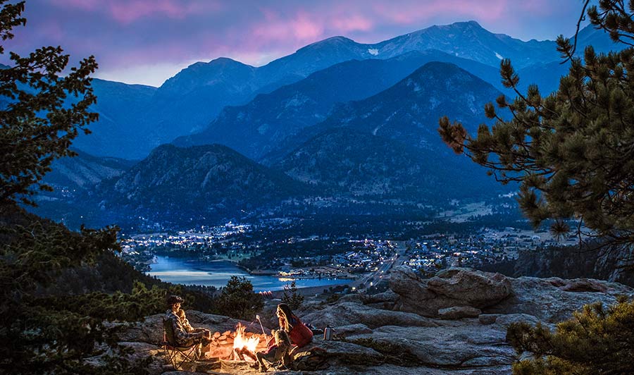 Estes Park mit dem Blick auf die Rocky Mountains