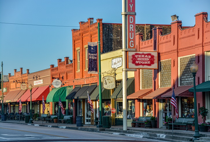Entlang der Main Street in Grapevine, TX