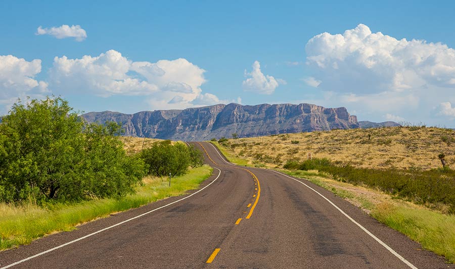 Scenic Byway in wunderschöner Landschaft: der Texas Mountain Trail