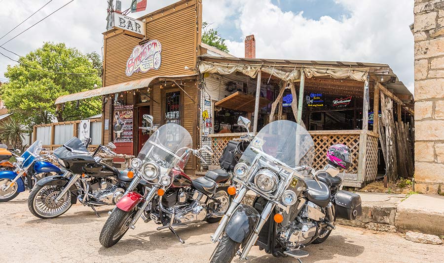 Über das Medina Valley und die Twisted Sisters nach Bandera | 11th Street Cowboy Bar in Bandera