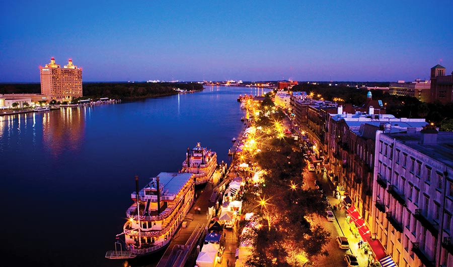 Nightlife in Savannahs River Street