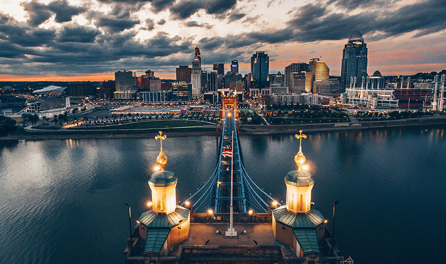 Roebling Suspension Bridge von Kentucky nach Ohio