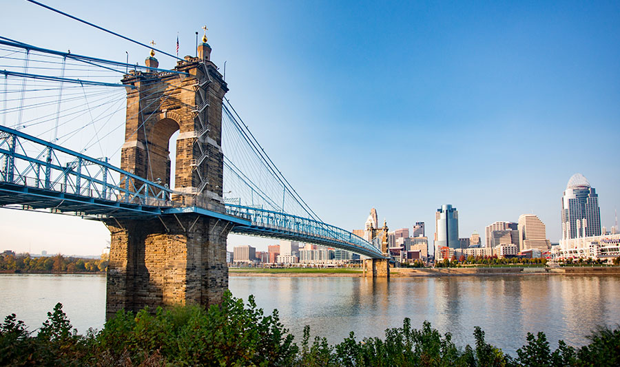 Roebling Suspension Bridge von Covington nach Cincinnati