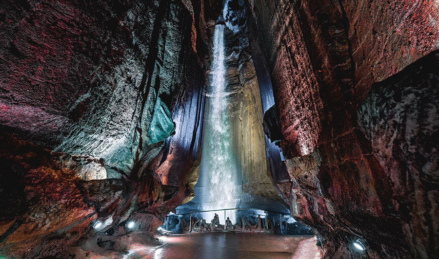 Unterirdischer Wasserfall Ruby Falls
