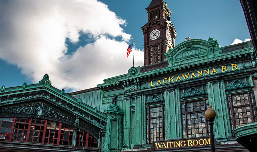 Hoboken Terminal: Einer der geschäftigsten Bahnhöfe der USA