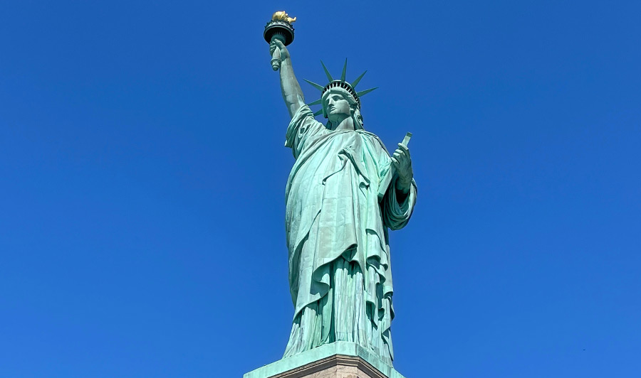 Die Statue of Liberty befindet sich tatsächlich in New Jersey.