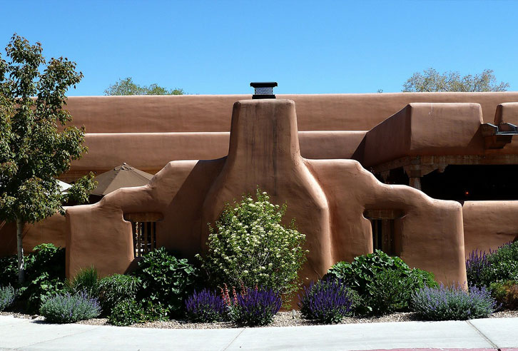 typisches Adobe-Gebäude in Santa Fe