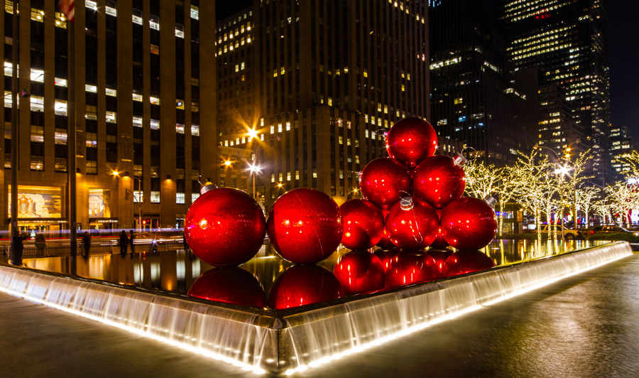 Weihnachtskugeln am Rockefeller Center
