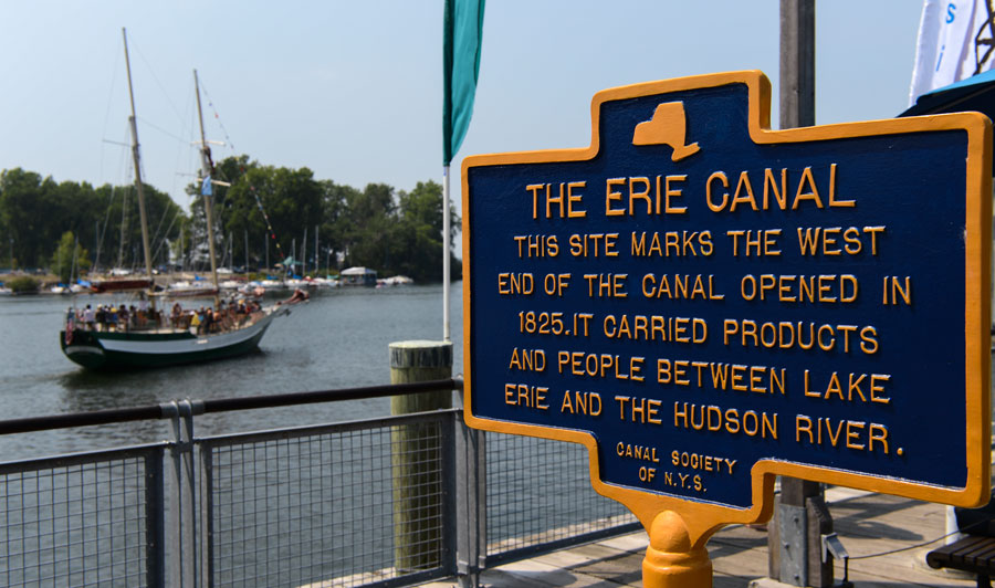 Die Spirit of Buffalo auf dem Erie-Kanal in Buffalo