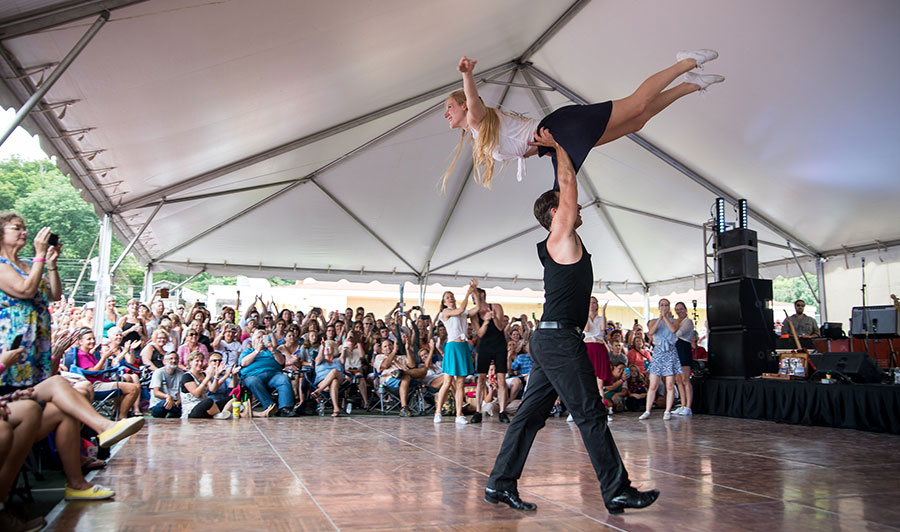 Tanzvorführungen beim Lake Lure Dance Festival