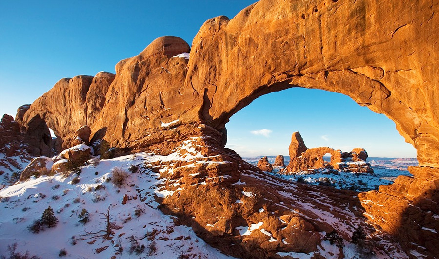 Arches- und Canyonlands-Nationalparks | North Window mit Turret Arch im Winter