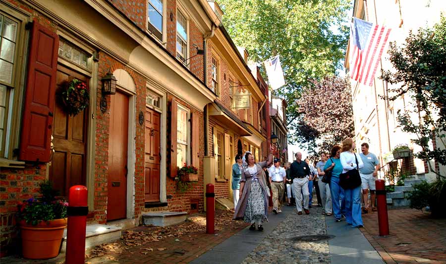 Elfreths Alley - die älteste, bewohnte Reihenhausstraße der USA