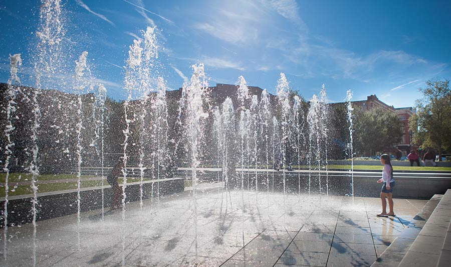 Frühstück im Herzen Savannahs | Springbrunnen am Ellis Square