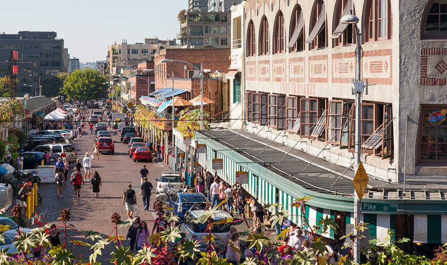 Geschäftiges Treiben um den Pike Place Market