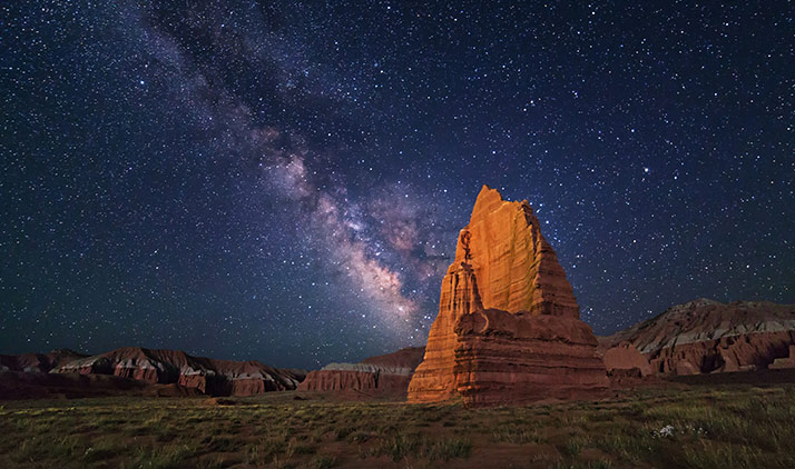 Cathedral Valley im Capitol Reef Nationalpark bei Nacht