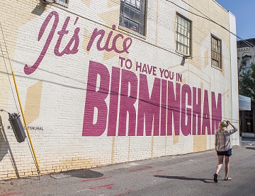 Er war lange geprägt von der plantagenlandwirtschaft einer kleinen weißen oberschicht und von der sklavenhaltung der afroamerikaner, die etwa ein viertel der bevölkerung ausmachen. Alabama Sehenswürdigkeiten : Sightseeing In Birmingham Alabama